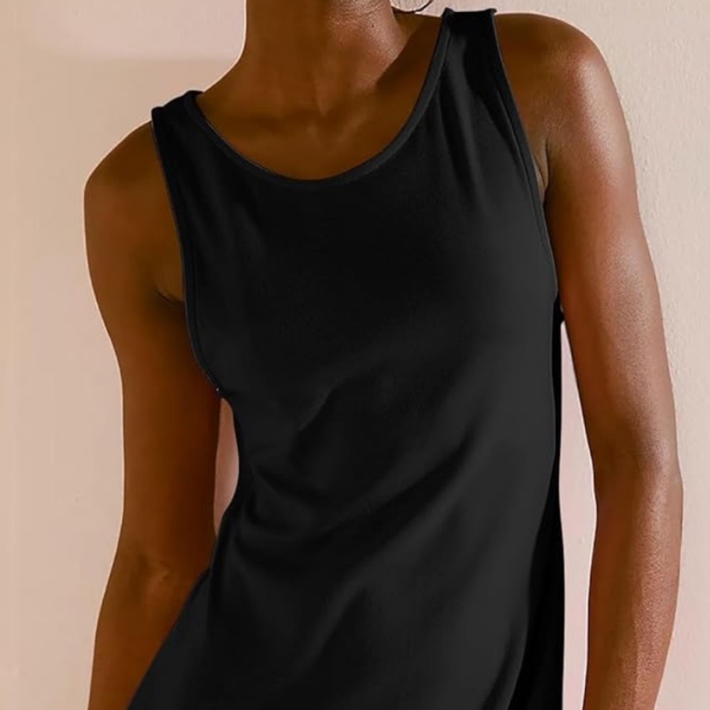 🌷Women’s small yogalicious black tank top